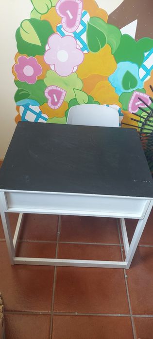1a Secretaria + cadeira criança