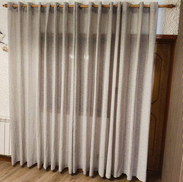 Cortinado em Algodão.