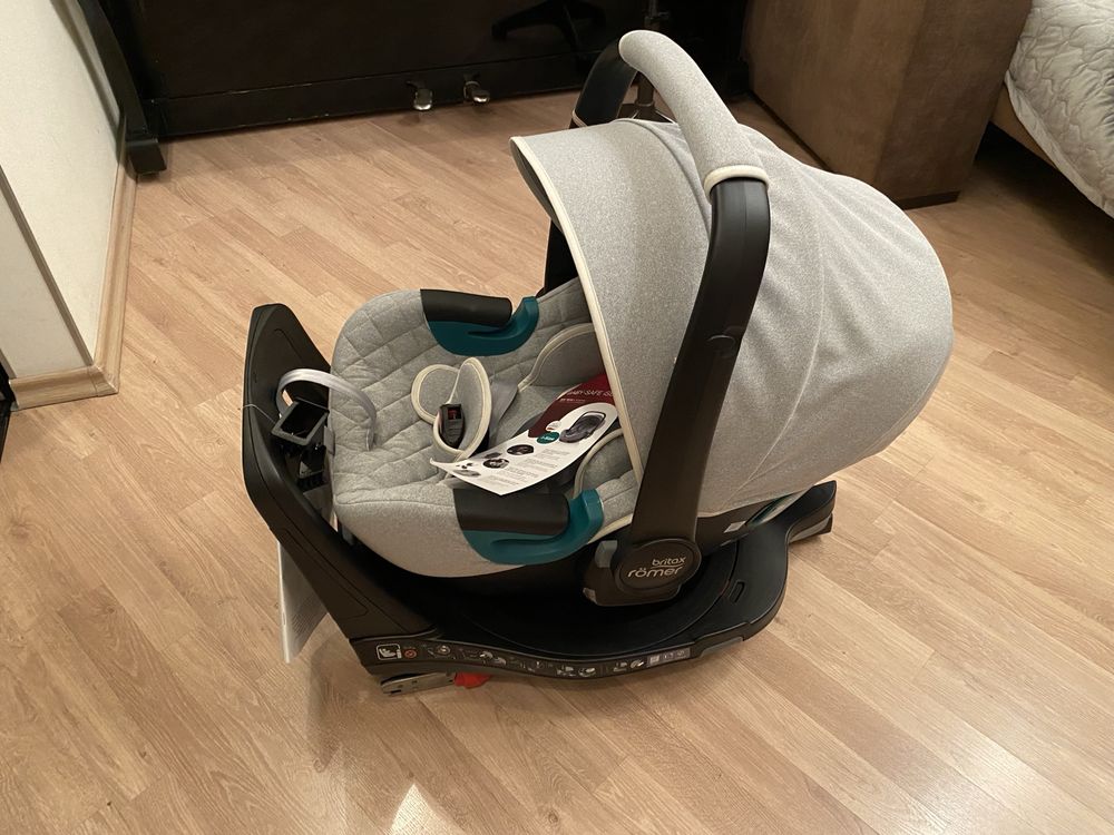 Автокрісло Britax römer baby-safe iSense Nordic grey з платформою