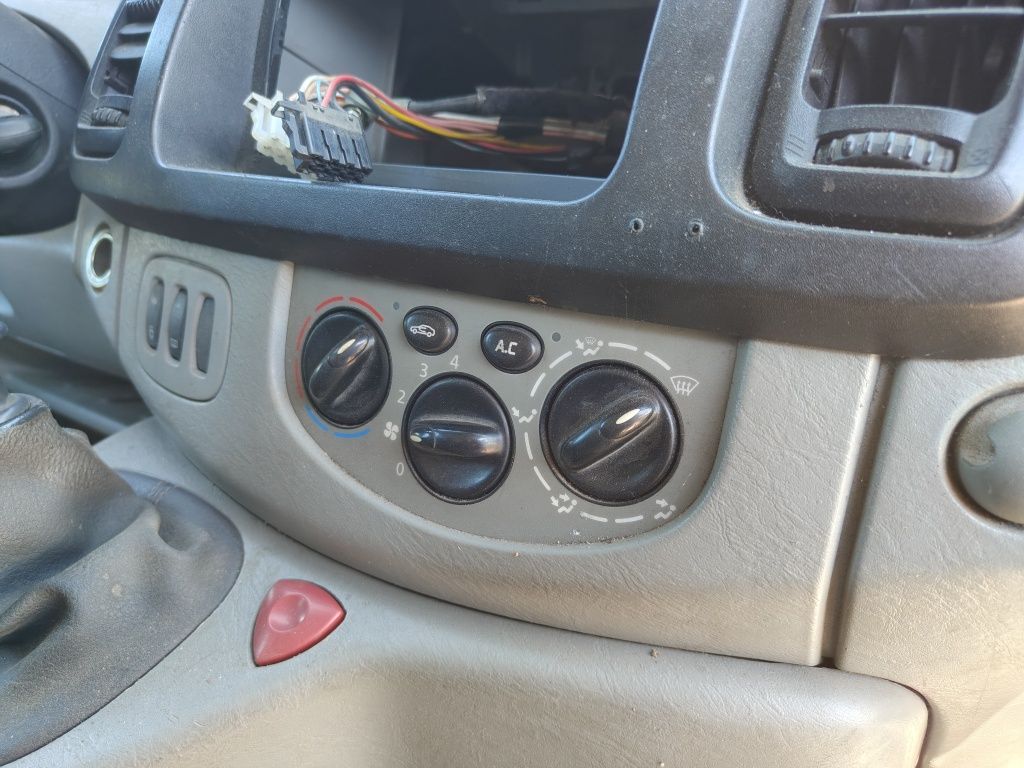 Nissan Primaster Brygadówka 6-osób 1,9CDTI,, Renault Trafic,,