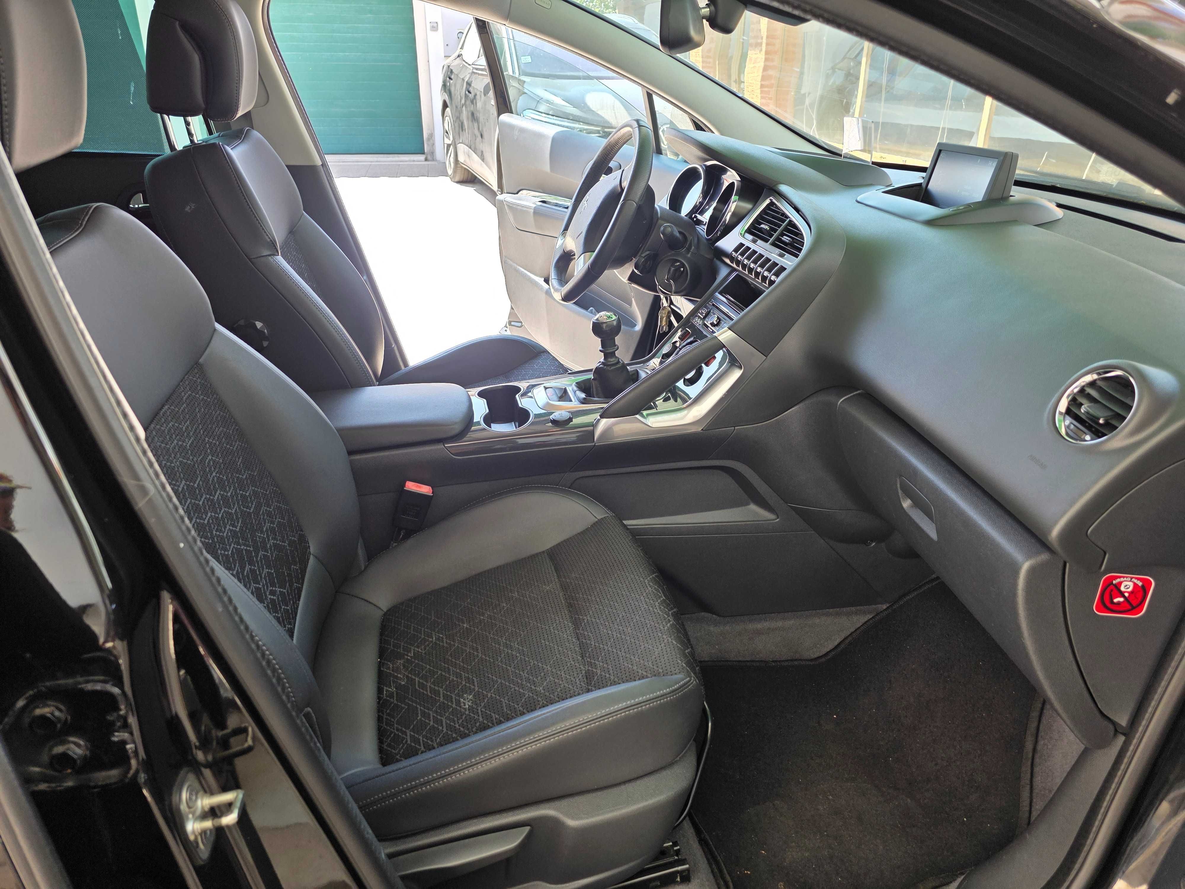 Peuveot 3008 BlueHdI