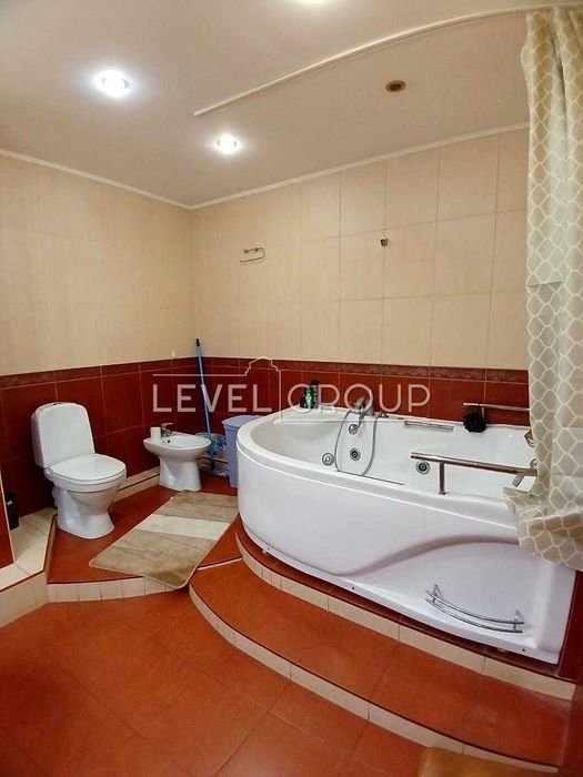 продаж 3-кімн квартири  вул. Анни Ахматової вул., 43 Осокорки