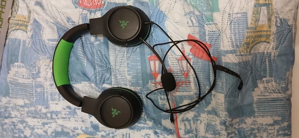 Fones razer em perfeito estado.