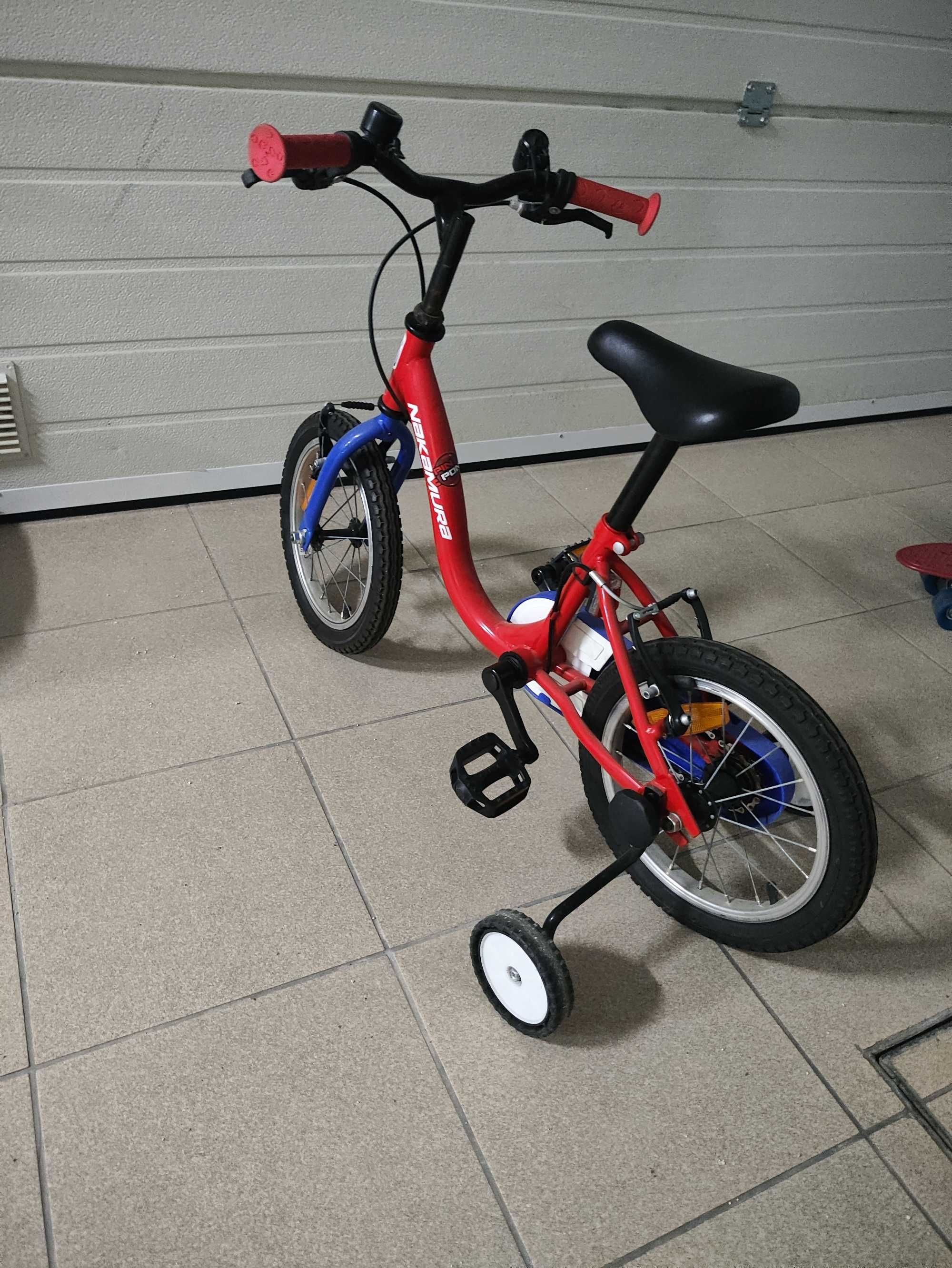 Bicicleta de criança com rodas