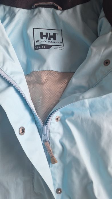 Lekka kurtka z odpinanym kapturem Helly Hansen 152 cm