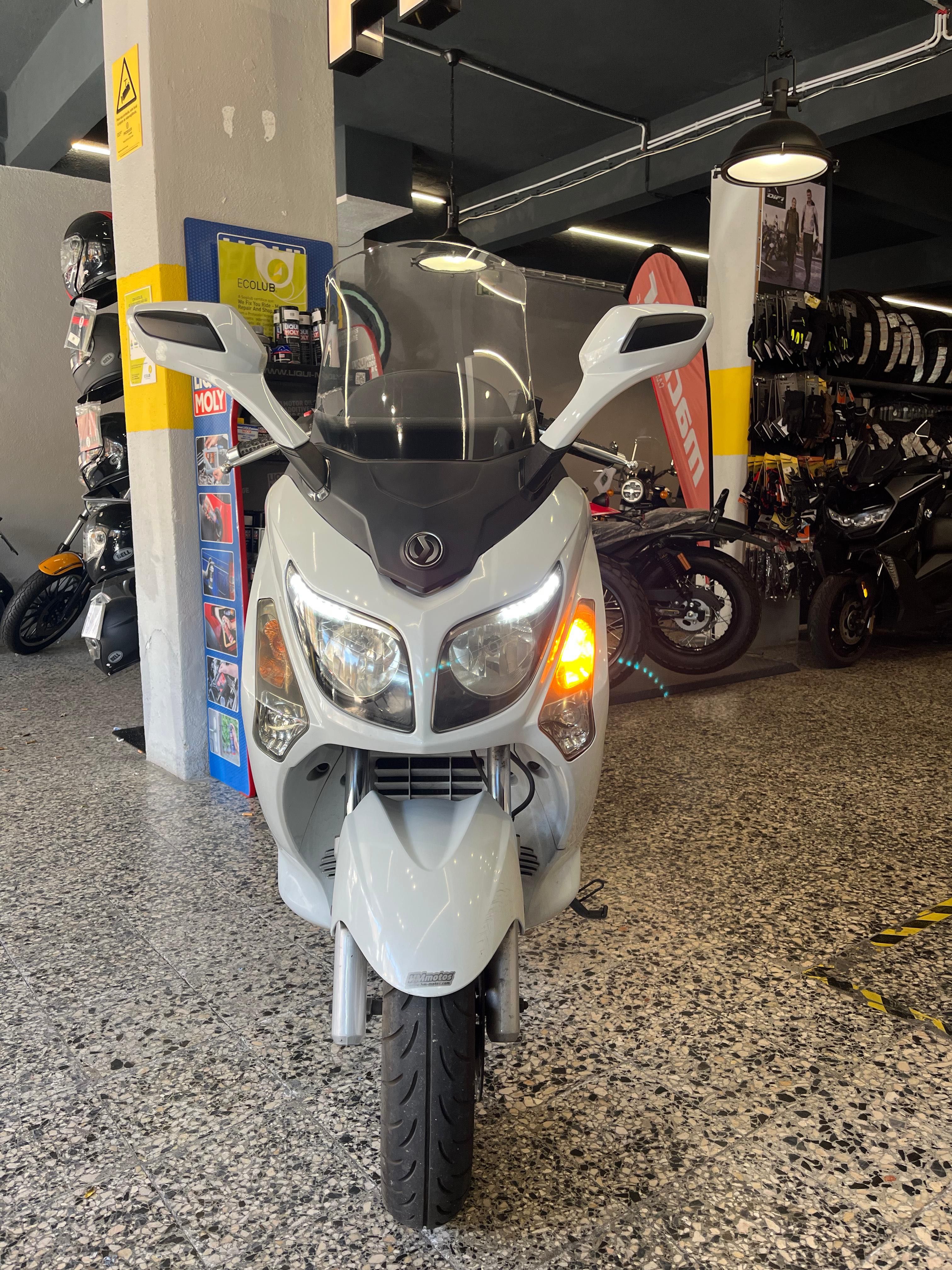 SYM 125 GTS Uma maxi scooter de grande conforto em Óptimo Estado