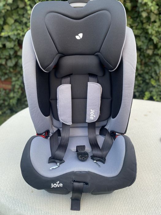Fotelik samochodowy Joie Bold  9-36 kg