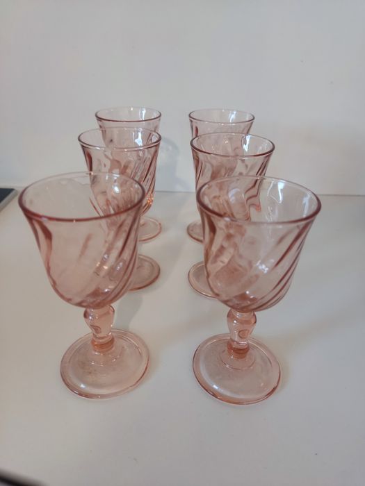 6 copos de pé pequenos, anos 1960, estilo Shabby Chic da Arcoroc made