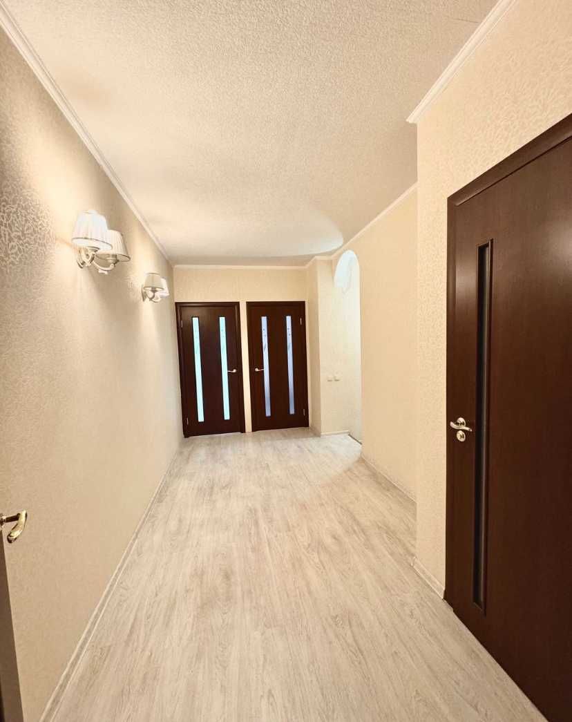 Продам хороший дом на Немышле ,180 м2 с ремонтом (код 5215)