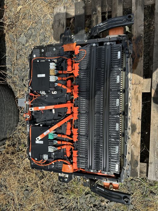 Батарея в розборі як верхня так і нижня cm5z10b759tarm Electric Focus