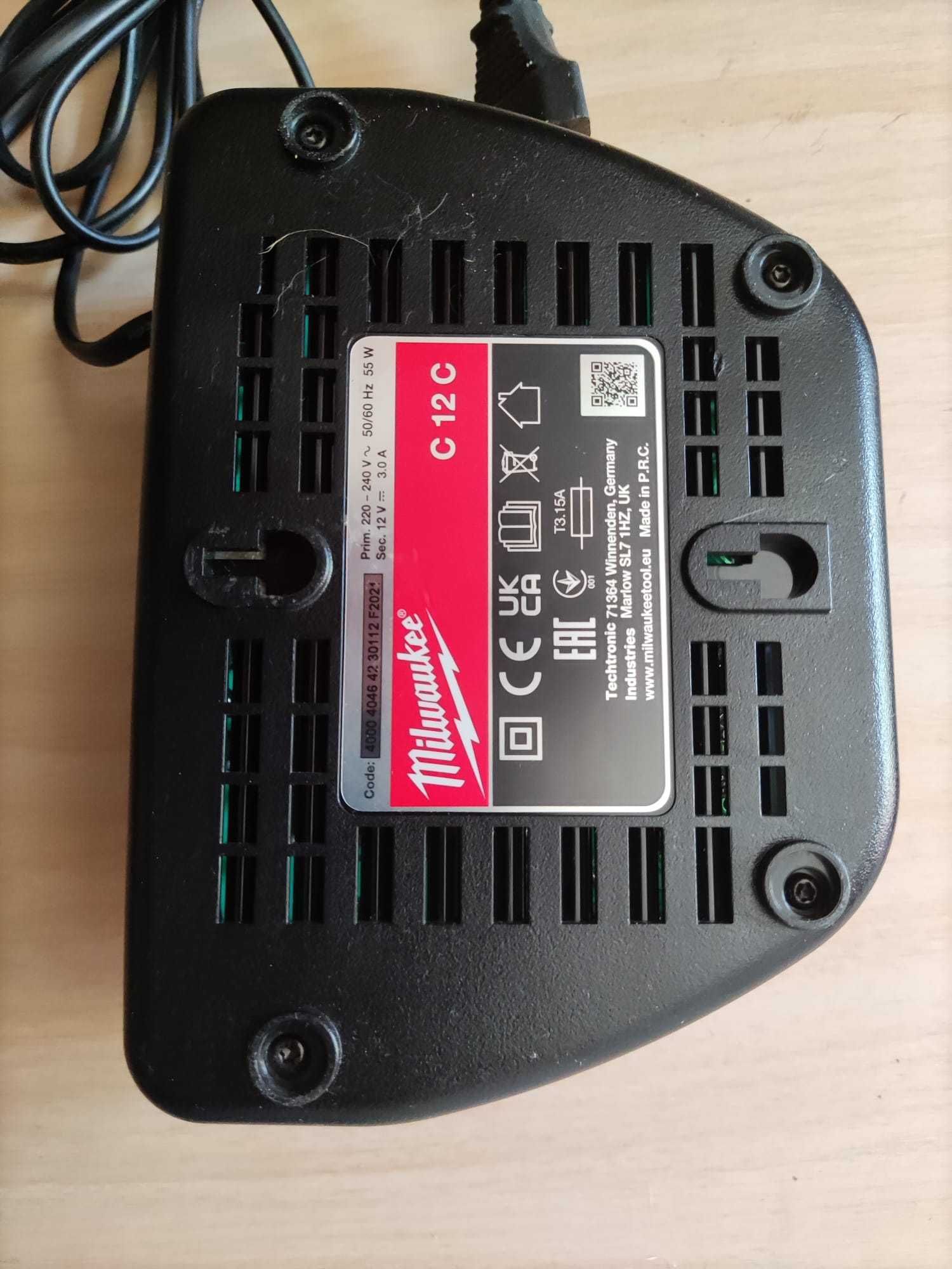 Carregador MILWAUKEE  C12 C