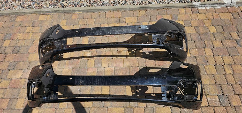 Zderzak 2szt  przód SKODA OCTAVIA IV otwory na 6PDC i spryskiwacze