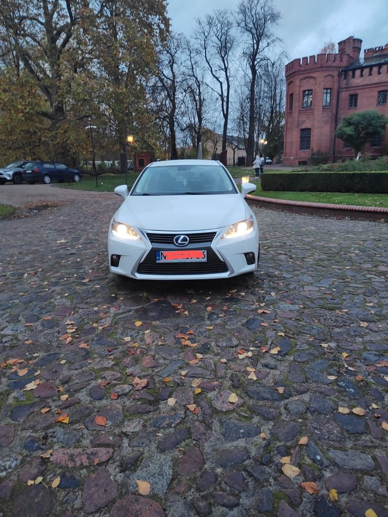 Niezawodny i stylowy Lexus CT 200 H HYBRYDA biała perła PRYWATNIE !!