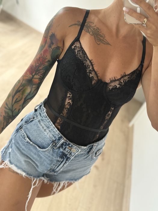 Nowe czarne koronkowe body z siateczką – rozmiar S, i