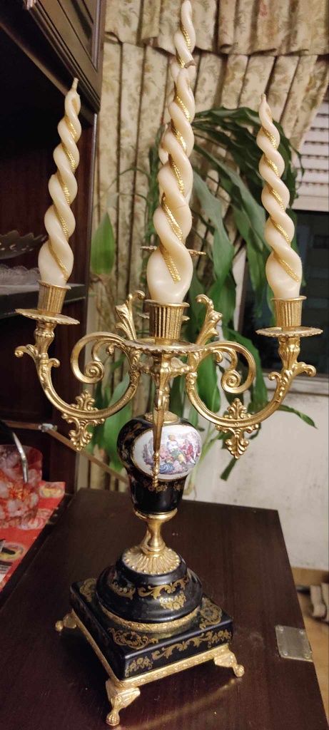 Par de candelabros vintage.