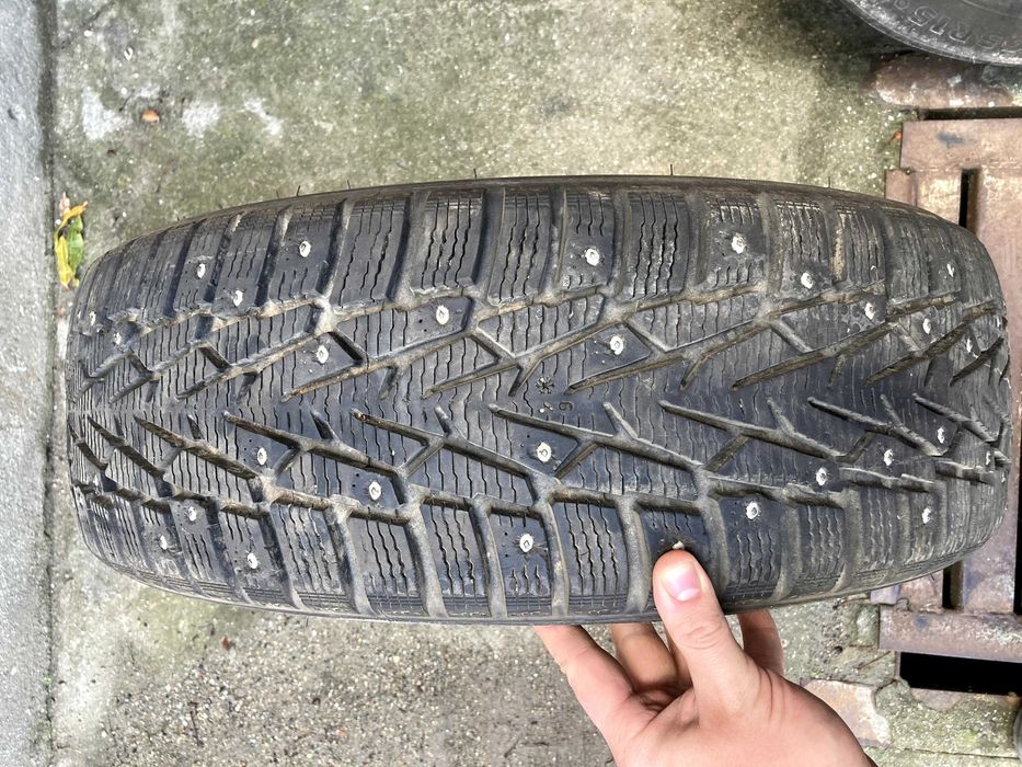 Зимові шини 195 65 15 Nokian Nordman 7 шиповані 2017 рік