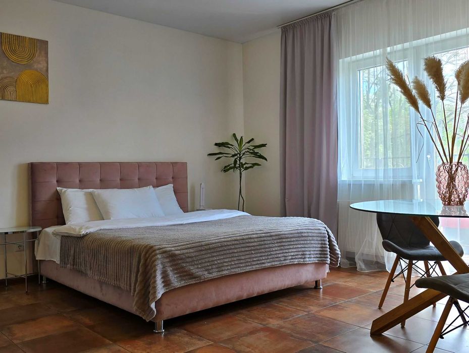 Квартири подобово та погодинно №10