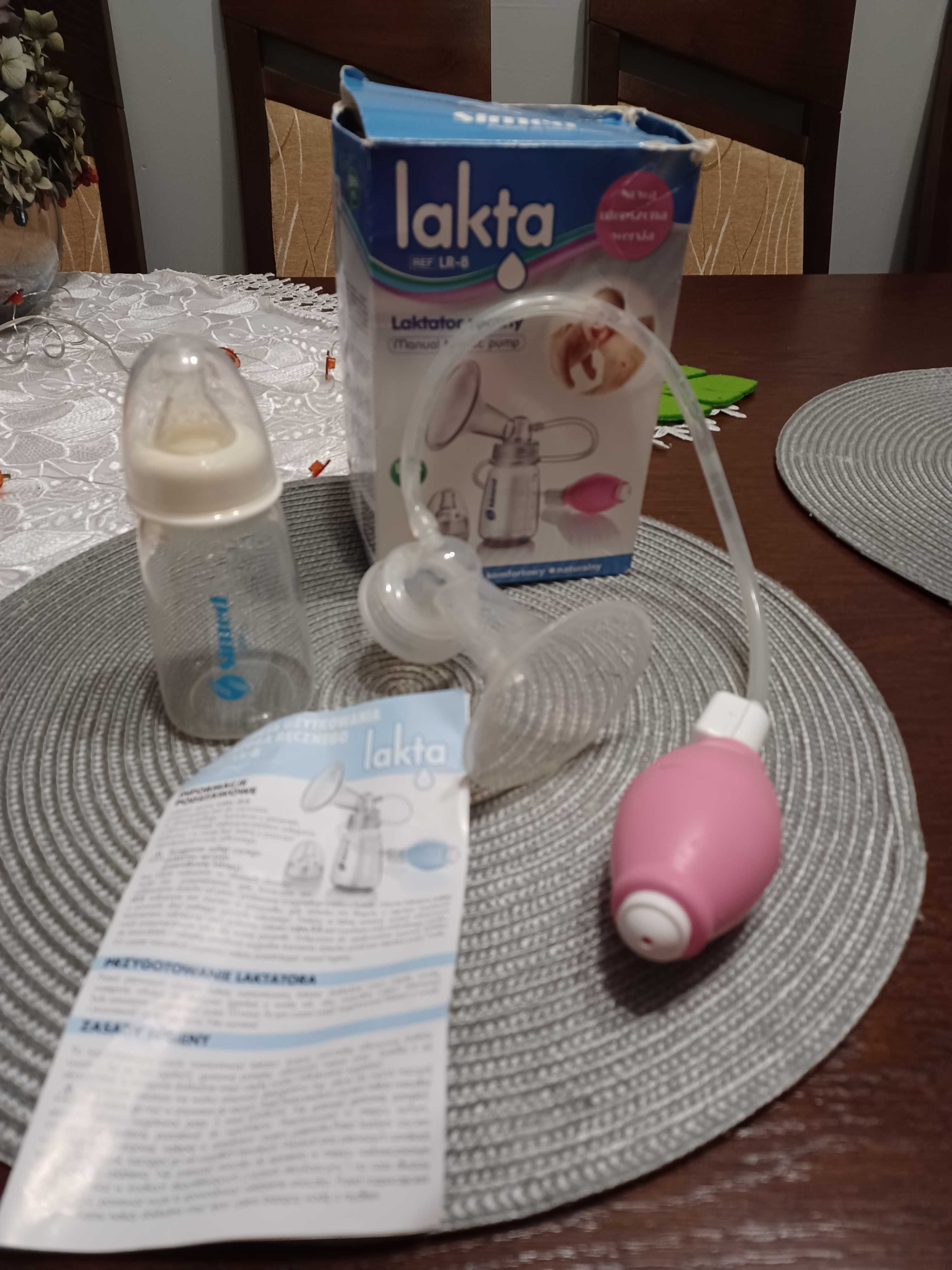 Laktator ręczny dla niemowlaka
