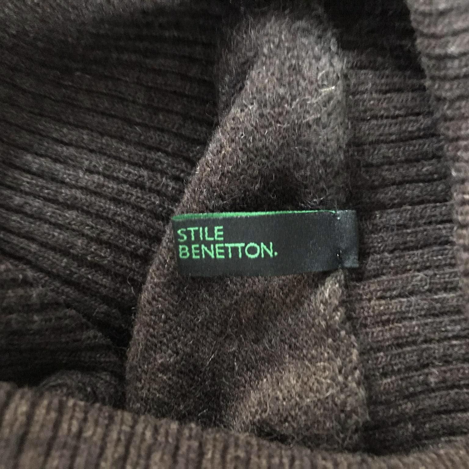 Benetton sukienka z golfem damska  M wełna 
80% wełna 
Rozmiar:M