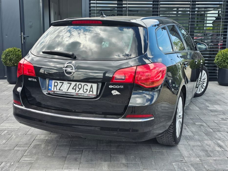 Wynajem samochodów- Opel Astra J Kombi 1.7 D- Niska kaucja- Brzozów