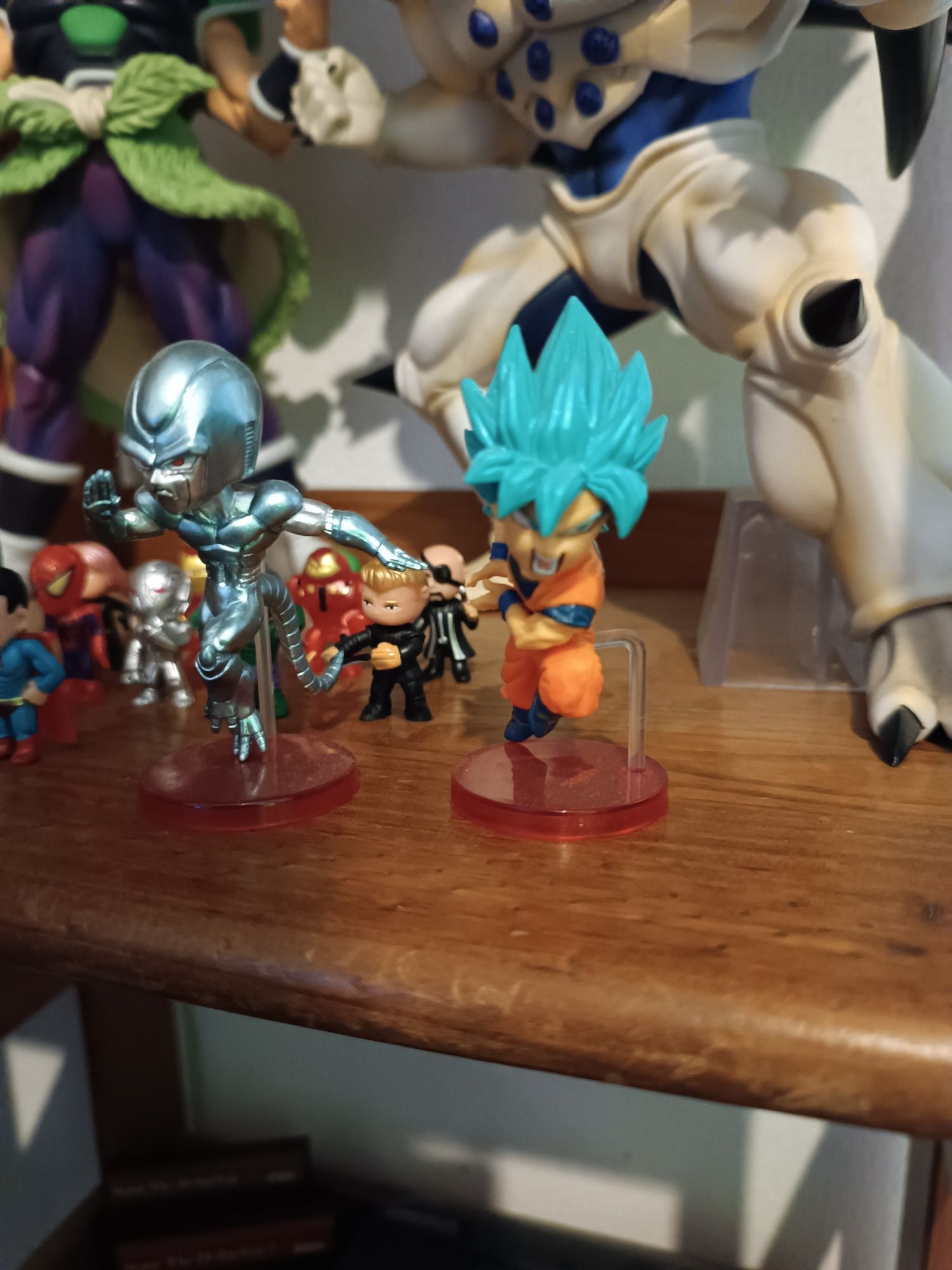 Duas figuras DBZ