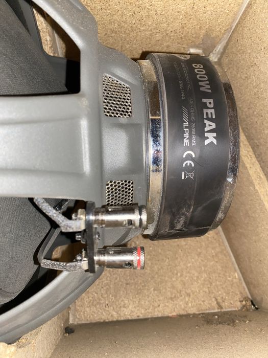 Пасивный Сабуфер Alpine 800w