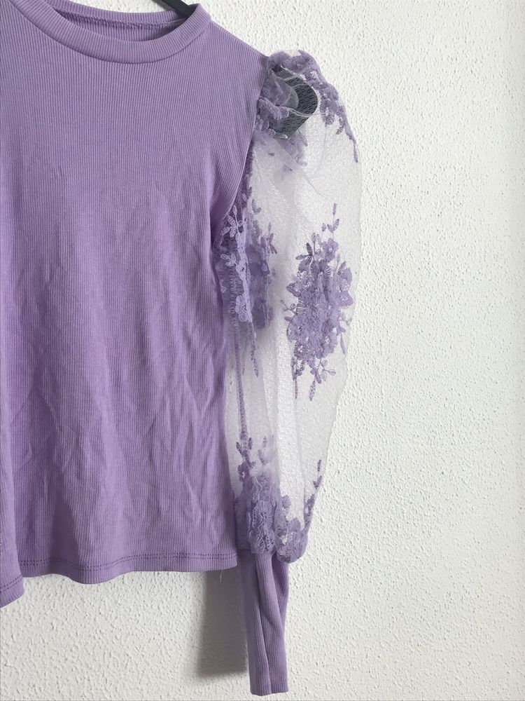 tshirt estampada zara ; top e bolero vintage ; camisola lilas de renda