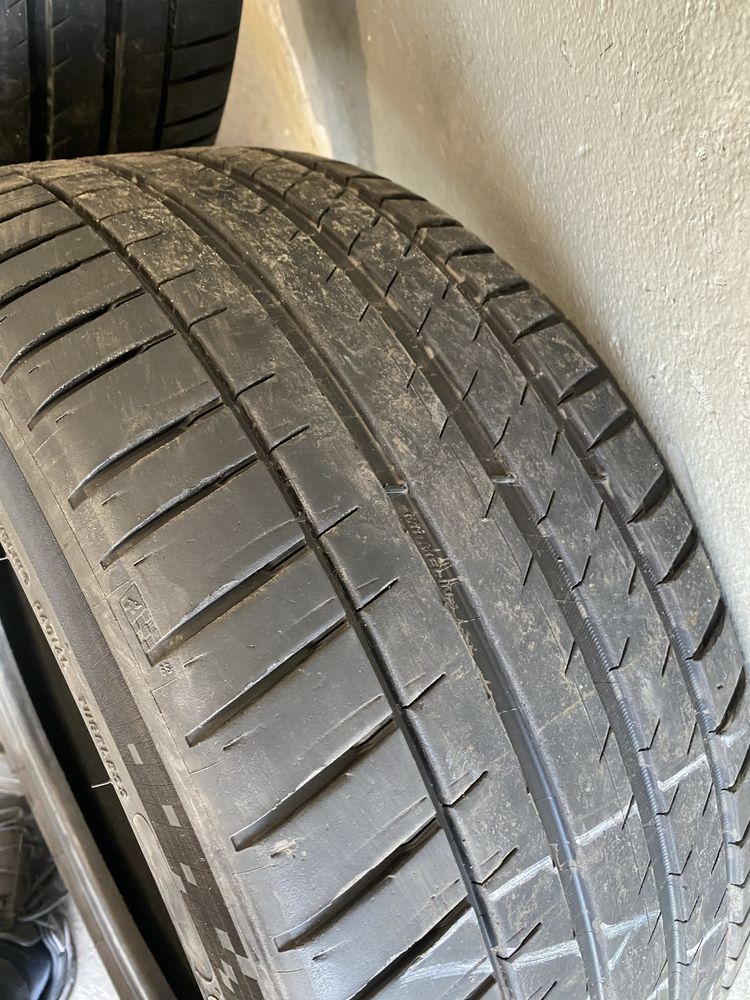 4xMichelin Pilot Sport EV 255/40 R20