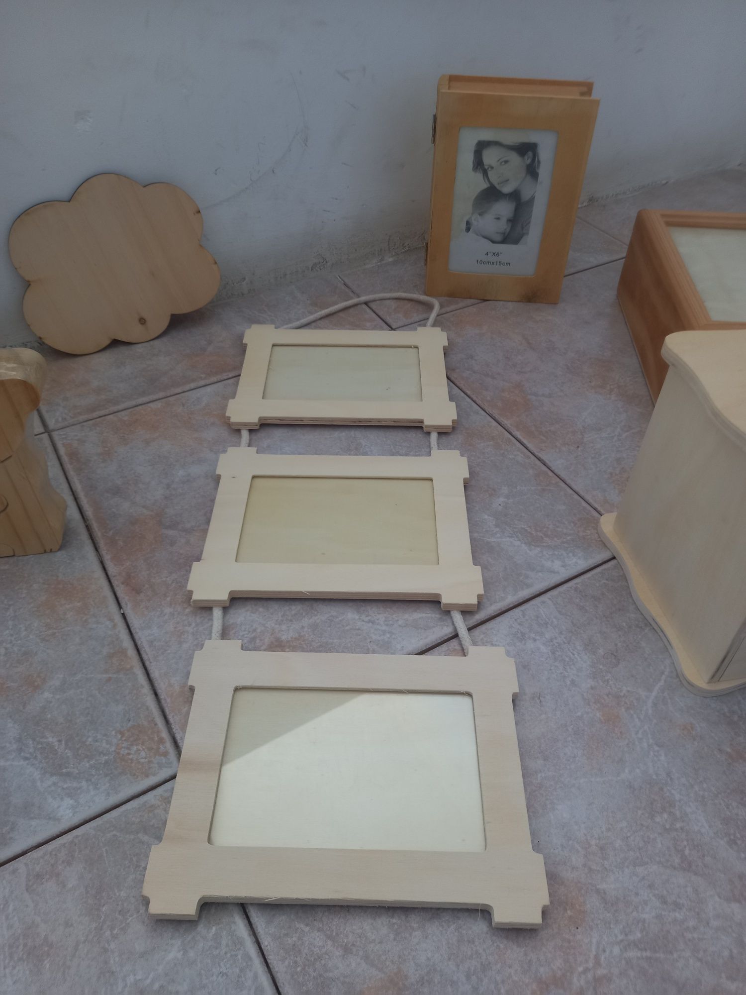 Caixas / Moduras / Decoração em madeira