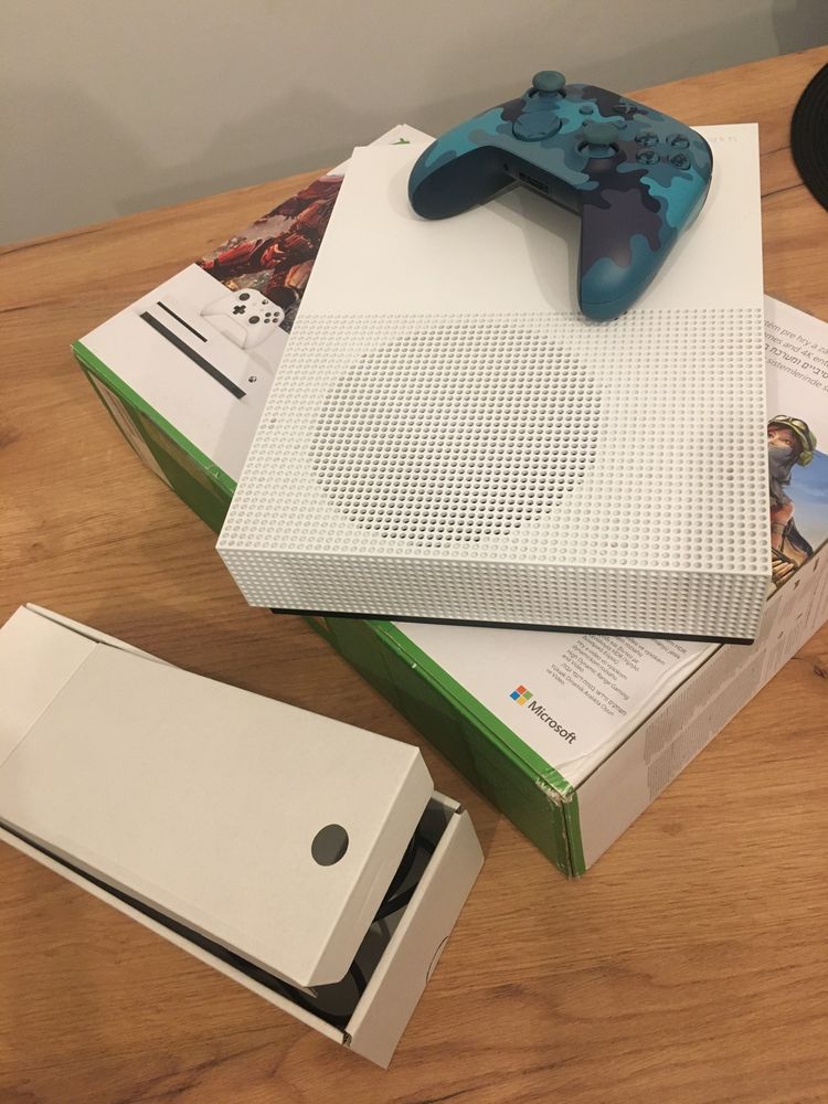 Xbox ONE s 500gb limitowany pad 6 gier