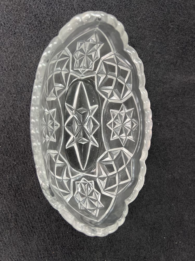 Szklana mala salaterka jak kryształ na pikle 15,5cm szer 10cm