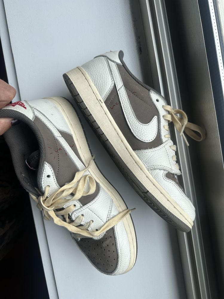 Nike Travis Scott 40 castanhas/beges
