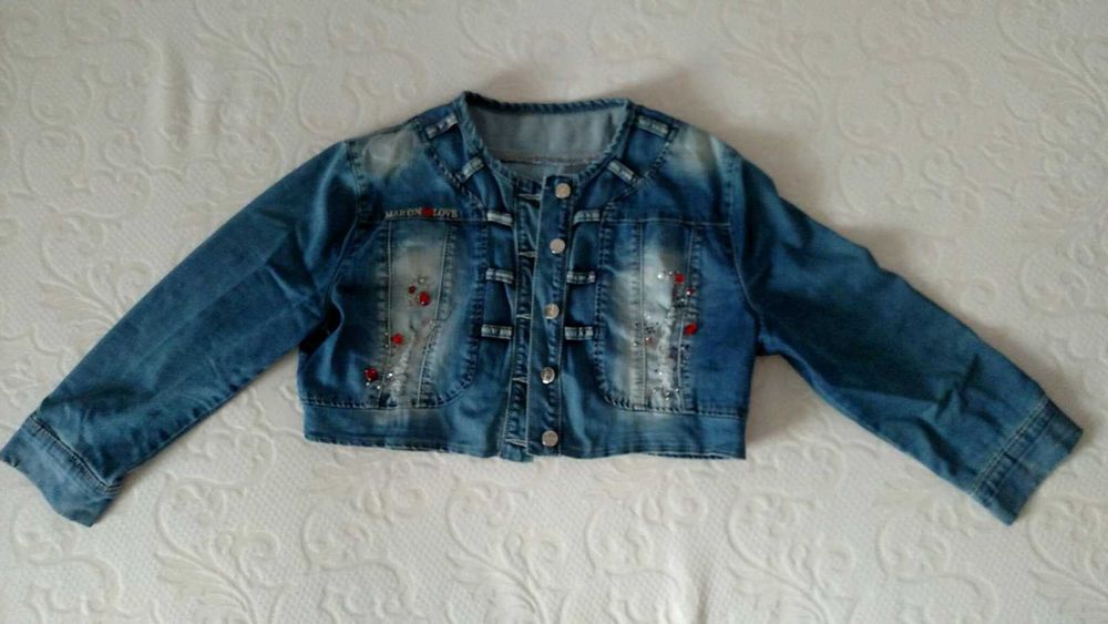 Укорочений джинсовий піджак