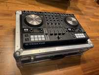 Kontroler Native Instrumenst Traktor S4 MK3 plus case