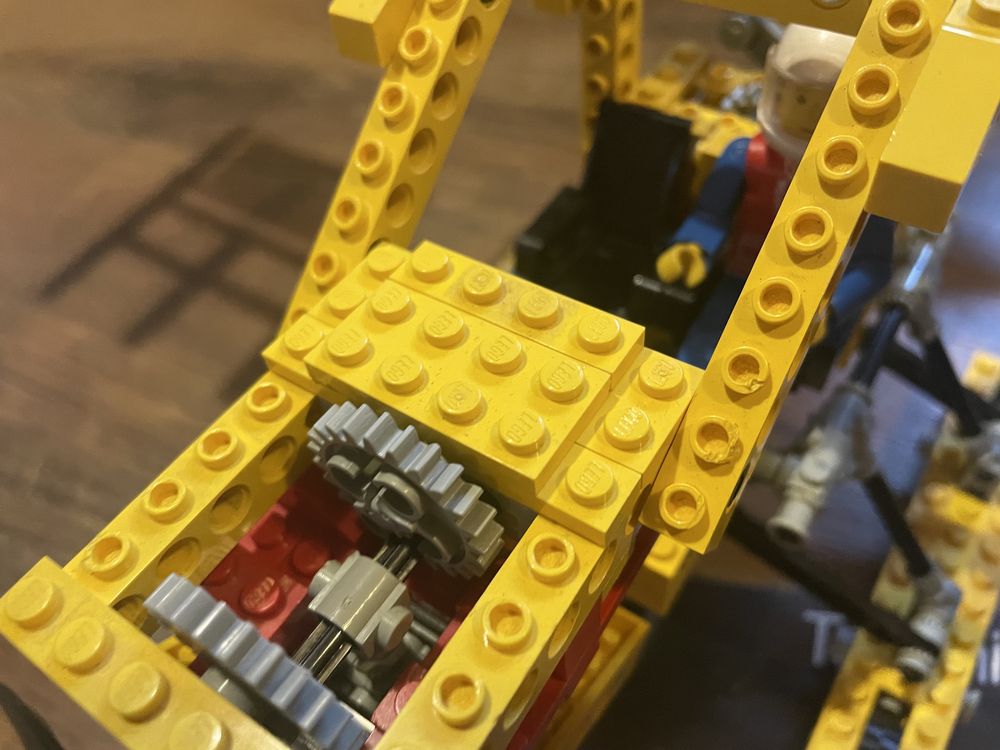 Lego technic 8855 żółty samolot retro system legoland figurka