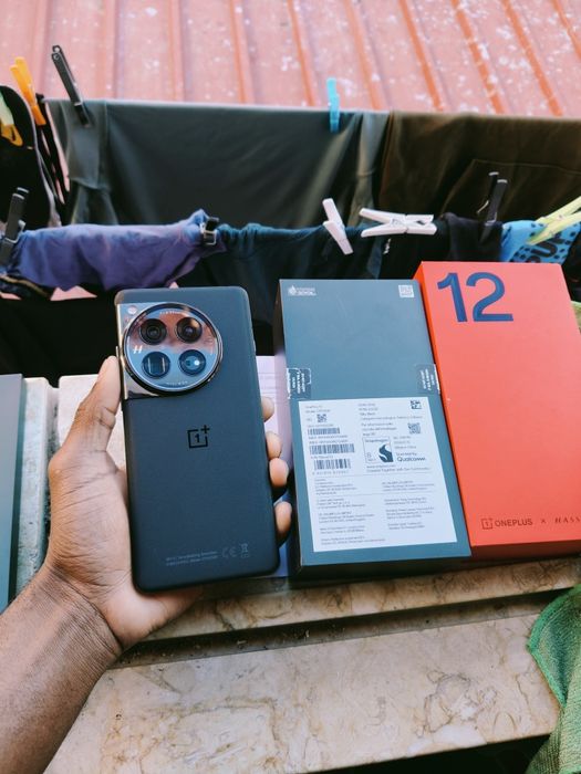 One plus 12 impecável, zero riscos