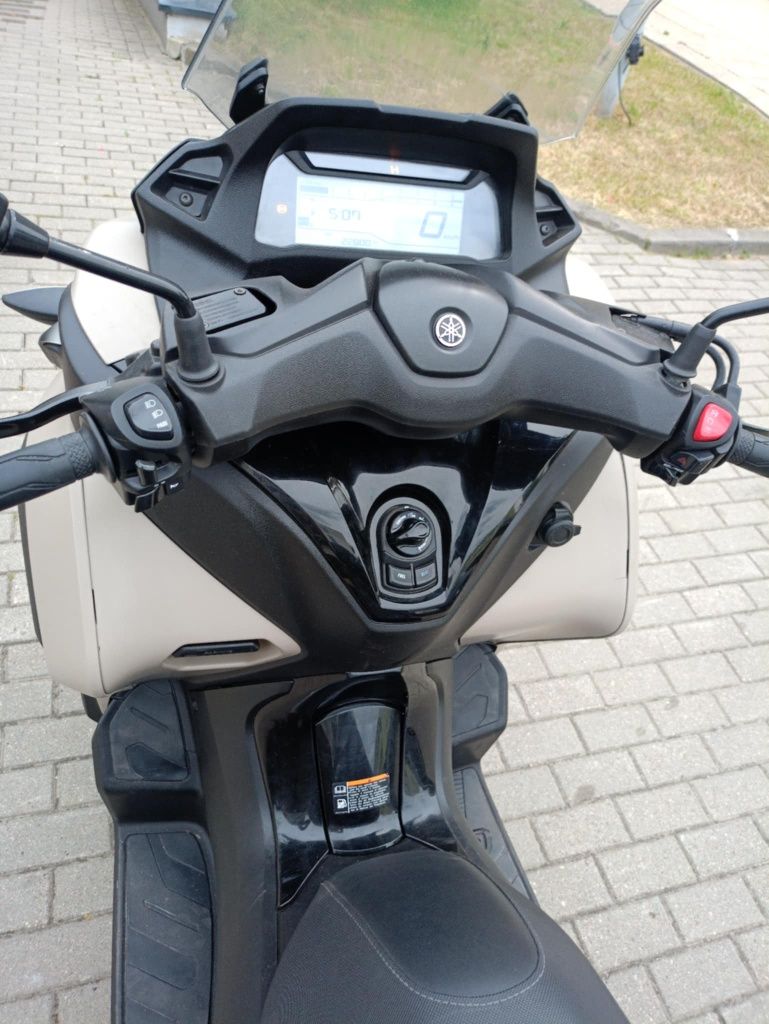 Yamaha tricity 300