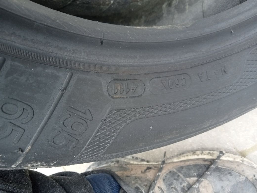 2x Opony Używane Całoroczne 195/65R15 Kleber