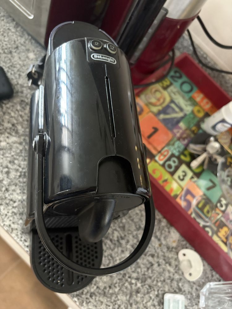 Maquina de cafe Nespresso - Delonghi