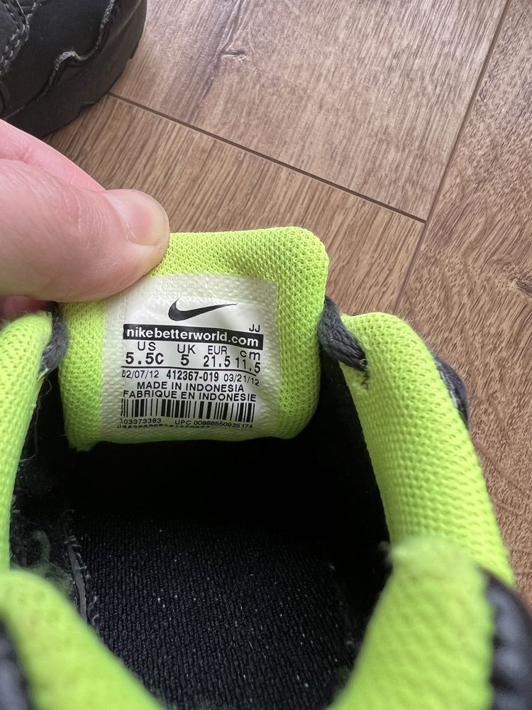 Кросівки Nike Air 21,5