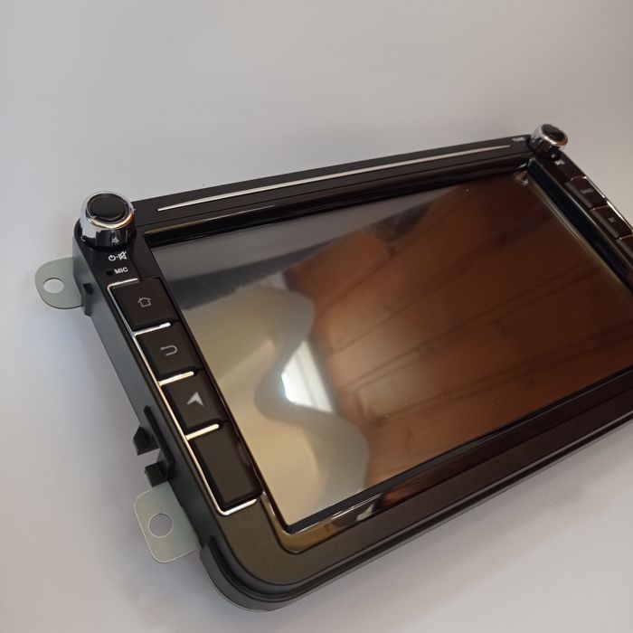 Штатна магнітола  Volkswagen Skoda VW Passat Golf Octavia Fabia CarPla