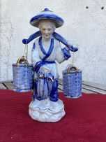 Figurka porcelanowa Chińczyk z wiadrami