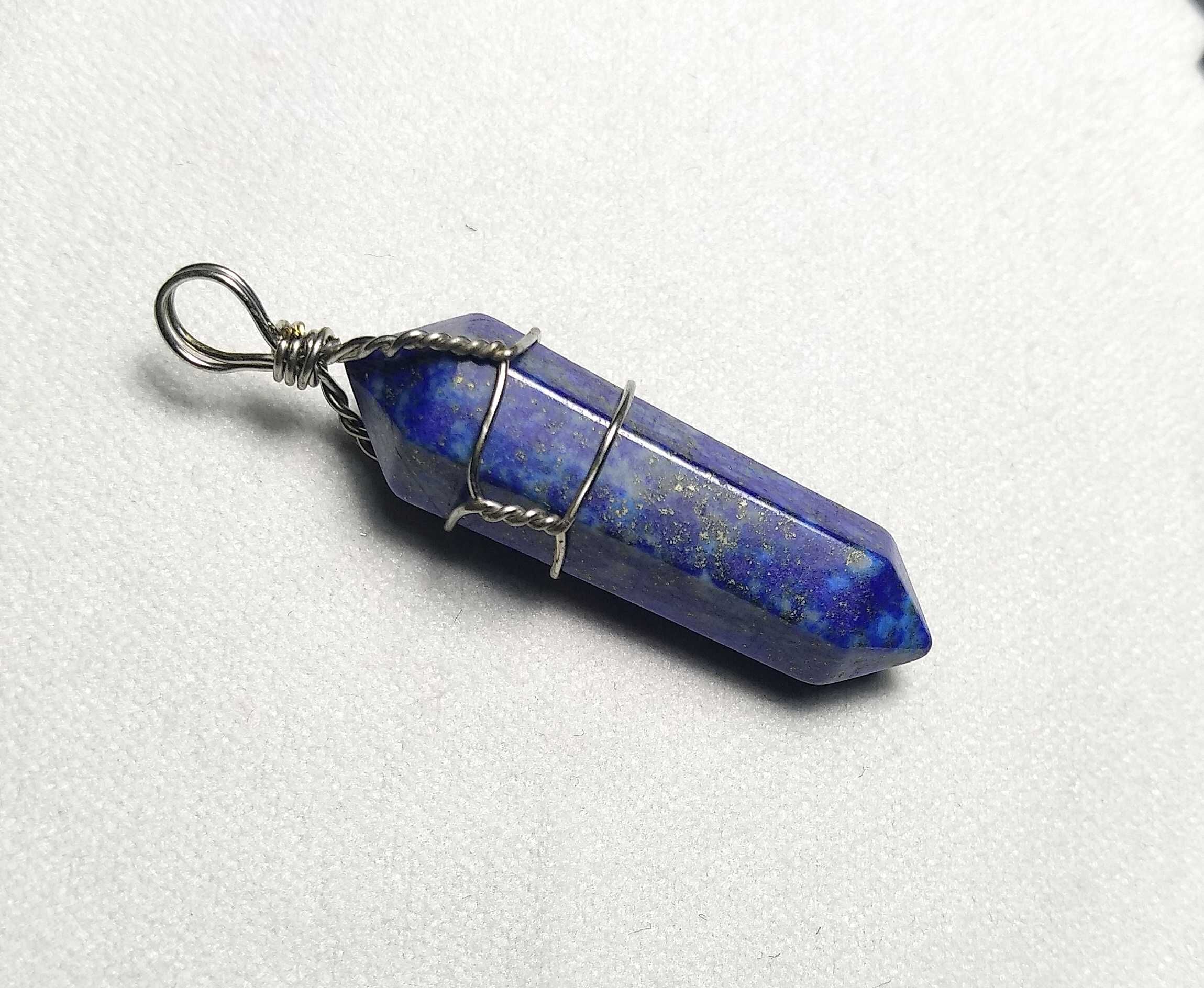 Wisiorek z naturalnego lapis lazuli