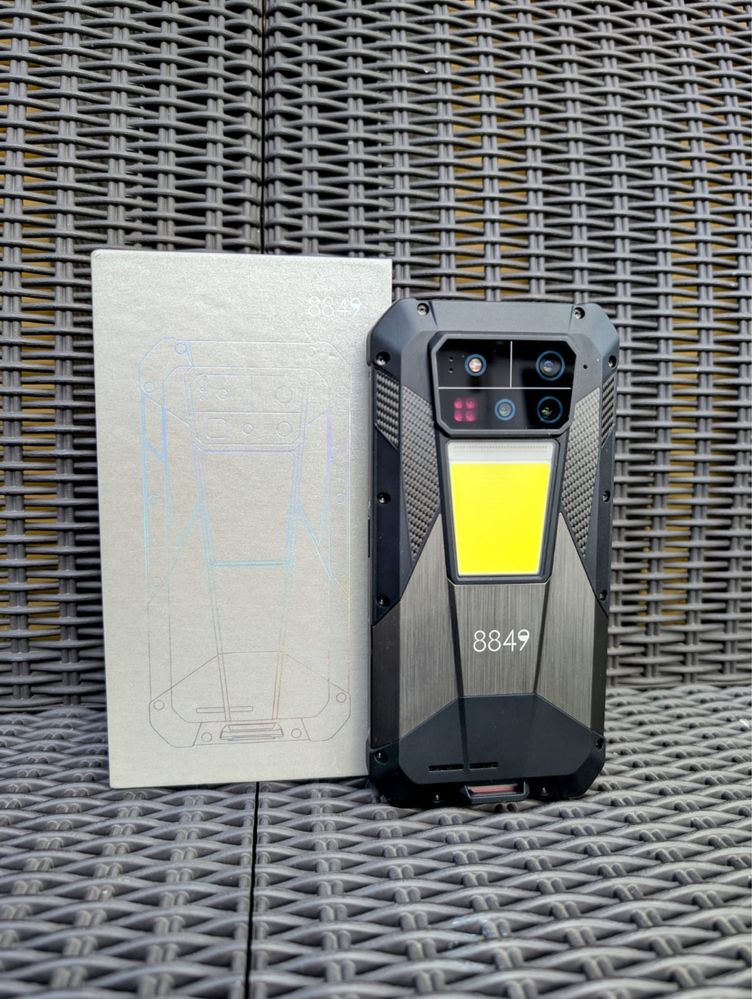 Smartphone resistente 8849 SHARK 3 de 512 GB