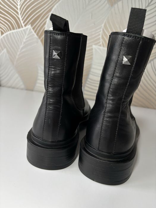 Женские осенние ботинки из натуральной кожи