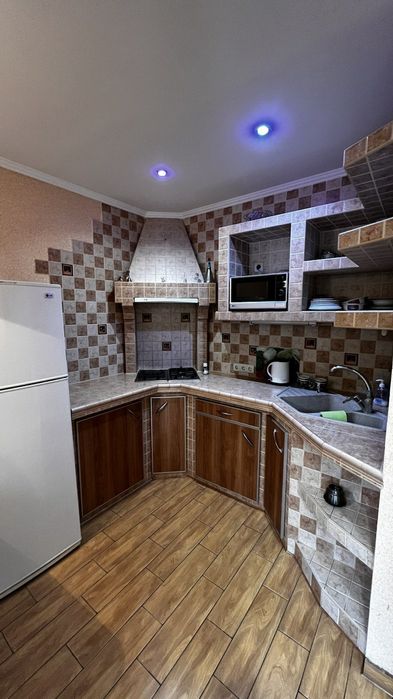 Здається двох кім квартиру в будинку