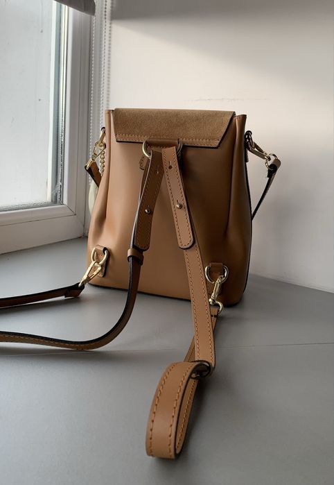 Сумка-рюкзак з натуральної шкіри, зроблено в Італії