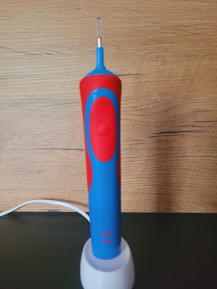 Braun Oral-B Vitality 3709 szczoteczka elektryczna