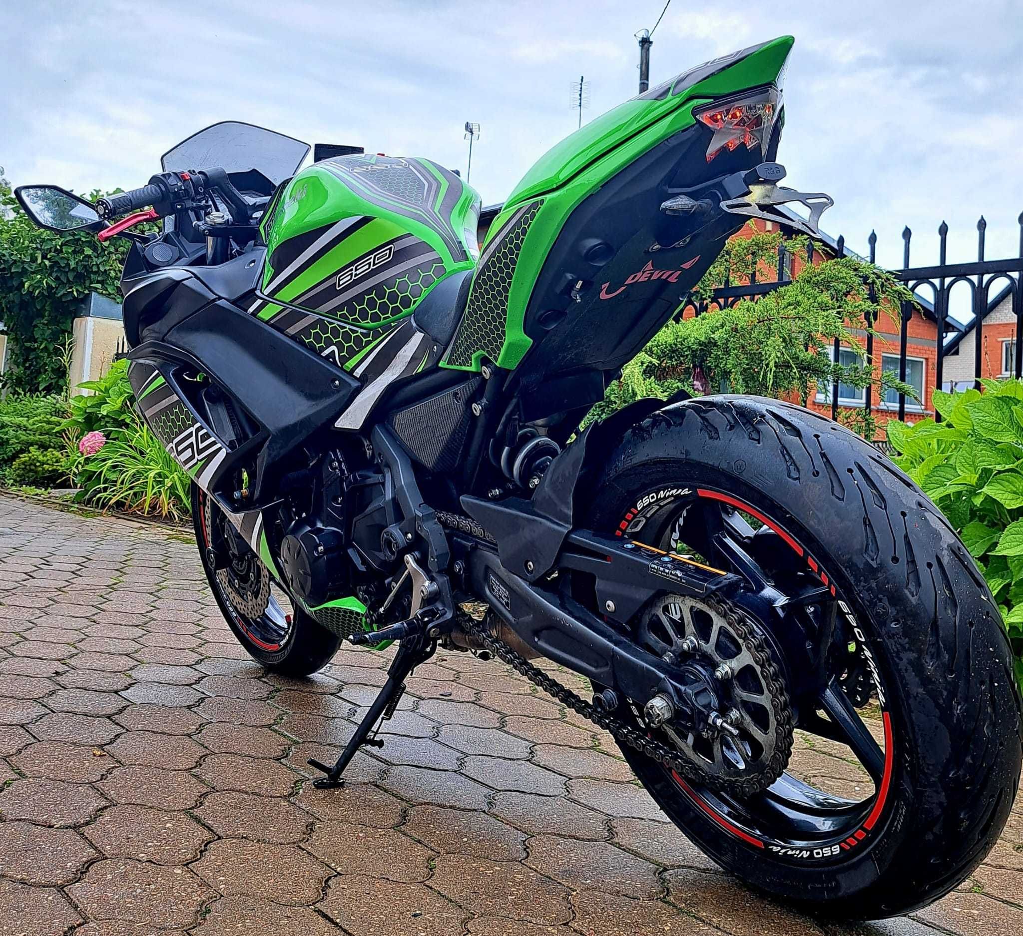 Kawasaki Ninja 650 KRT com muitos extras