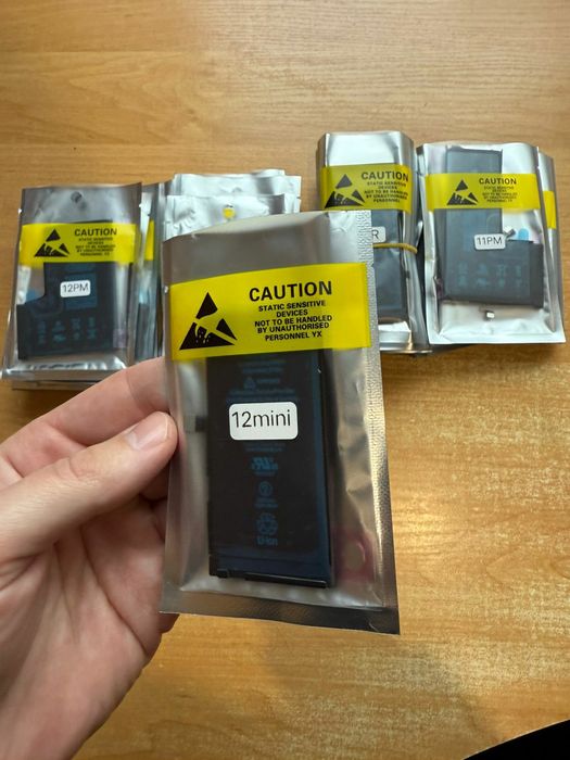 Новый аккумулятор iPhone 12 mini в плёнках, с контроллером